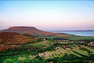 De flotte områdene og landsbyene rundt Balaton kan du lese om her!
